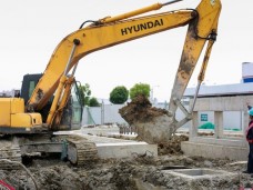 軌道6號線中新大道西站輸電線路遷改工程
